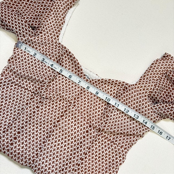 Abercrombie and Fitch Brown Geo pattern puff sleeve crop top small - Picture 7 of 8
